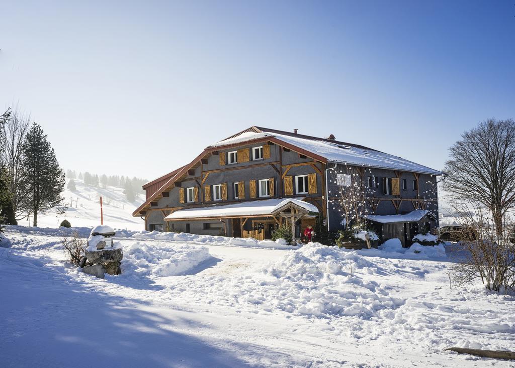 Hotel Le Manoir Des Montagnes Les Rousses Exterior photo