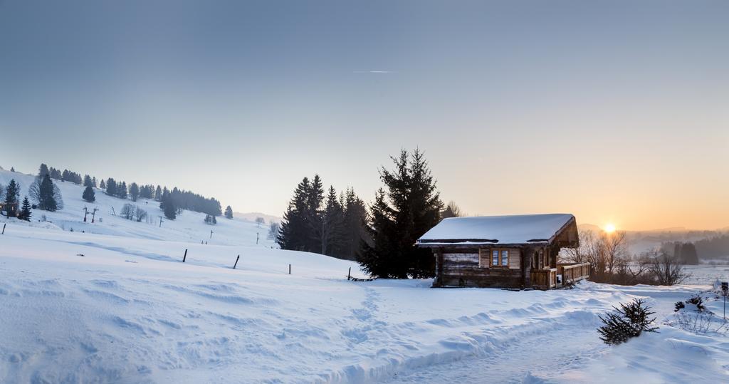 Hotel Le Manoir Des Montagnes Les Rousses Exterior photo